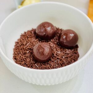 “Aprenda a Fazer Brigadeiros que Vão Além do Comum”